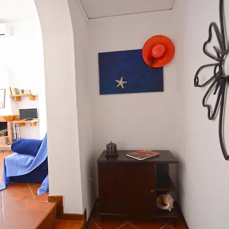 Pizzofalcone Apartment *