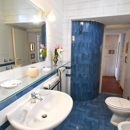 Pizzofalcone Apartment Naples